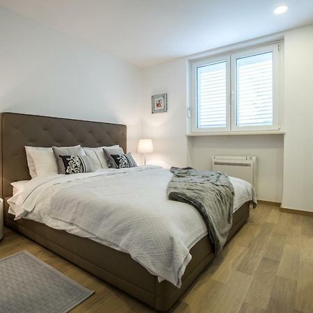 Spacious Modern Apartment Close To The Beach ดูบรอฟนิก ภายนอก รูปภาพ