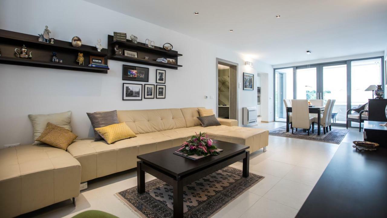 Spacious Modern Apartment Close To The Beach ดูบรอฟนิก ภายนอก รูปภาพ