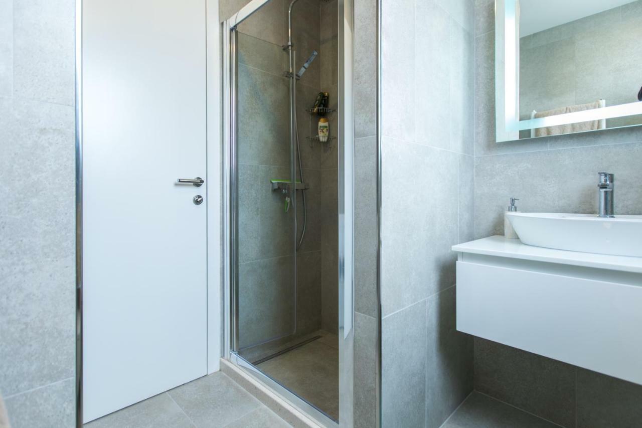 Spacious Modern Apartment Close To The Beach ดูบรอฟนิก ภายนอก รูปภาพ